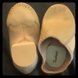 Size 13 tan jazz shoes